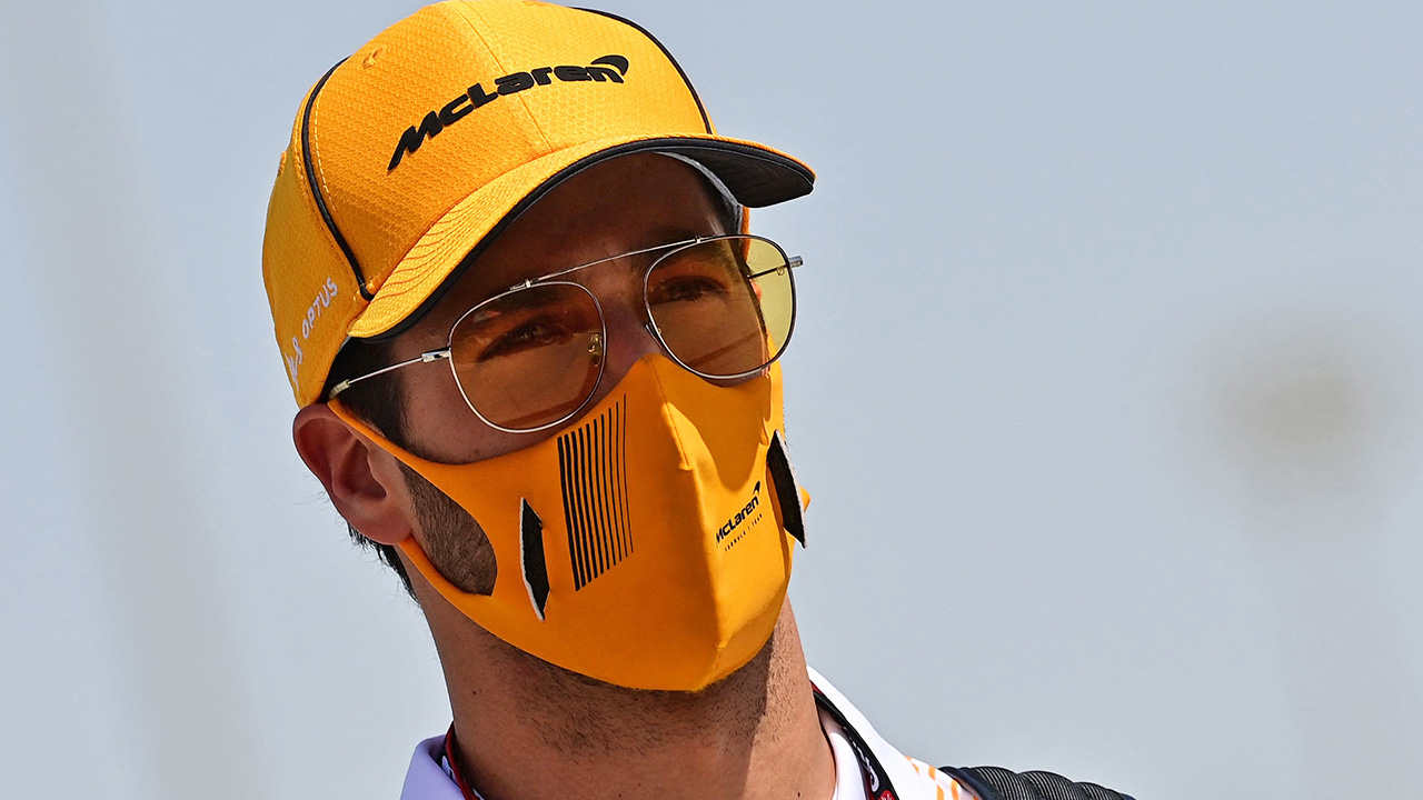 Daniel Ricciardo drops a massive lead after F1