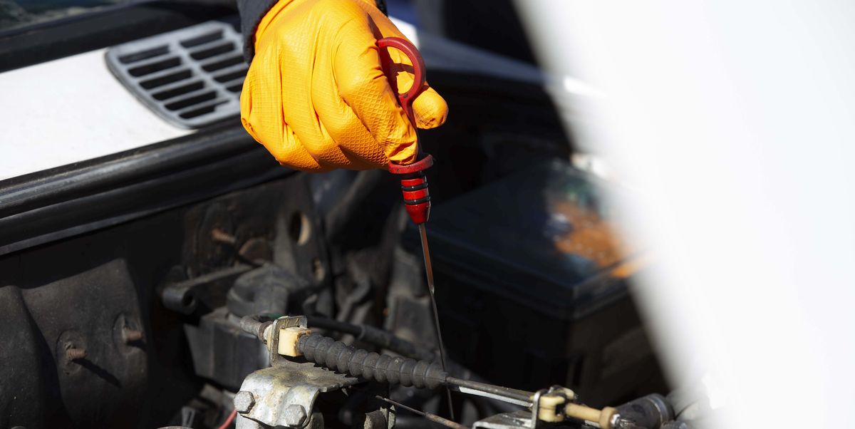 How to check your car's oil