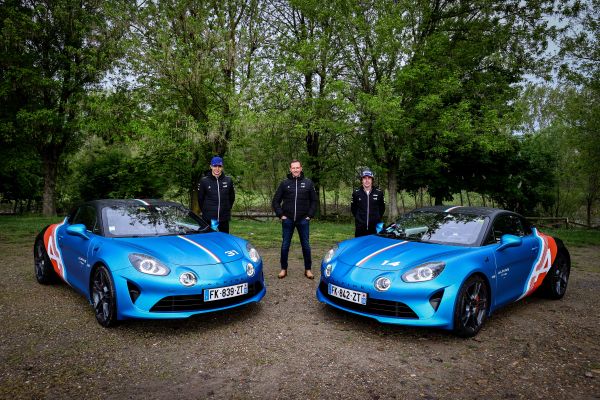 Here come the Alpine A110 trackside cars