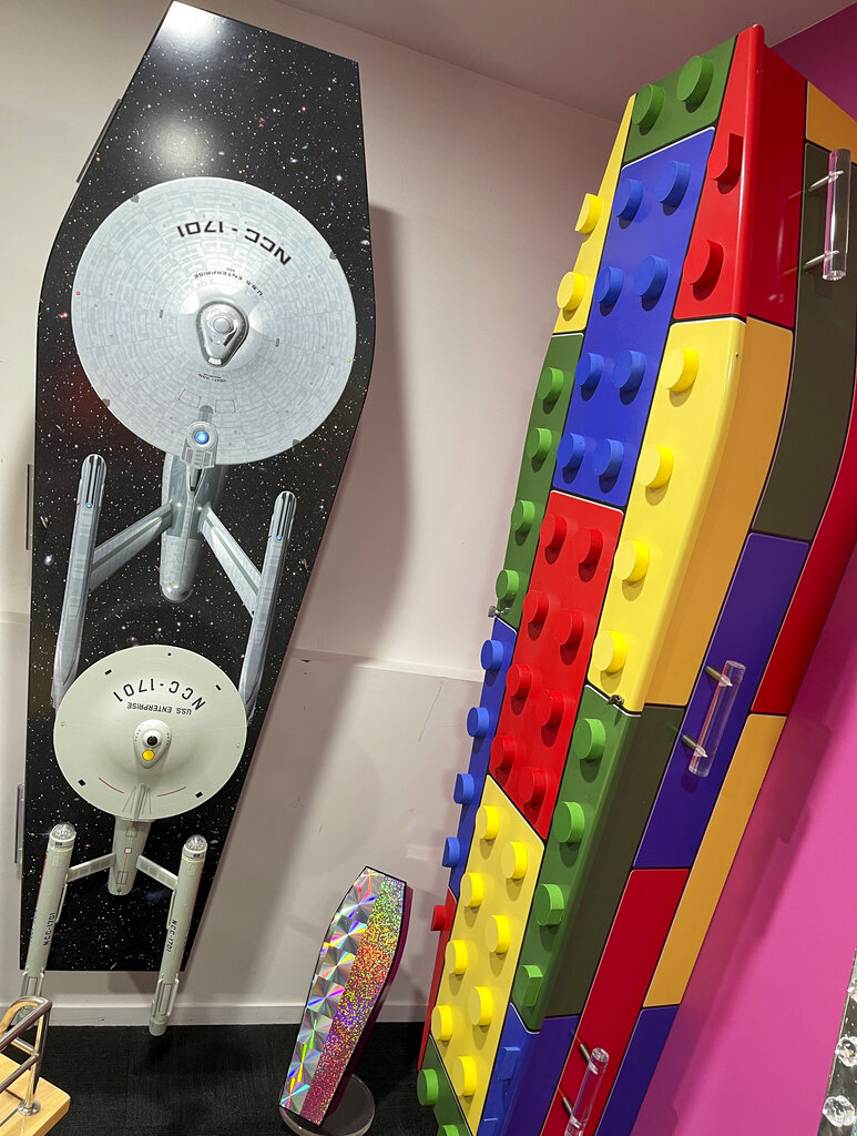 Take a look: Colorful coffins brighten the mood at New Zealand funerals |  SiouxlandProud |  Sioux City, IA