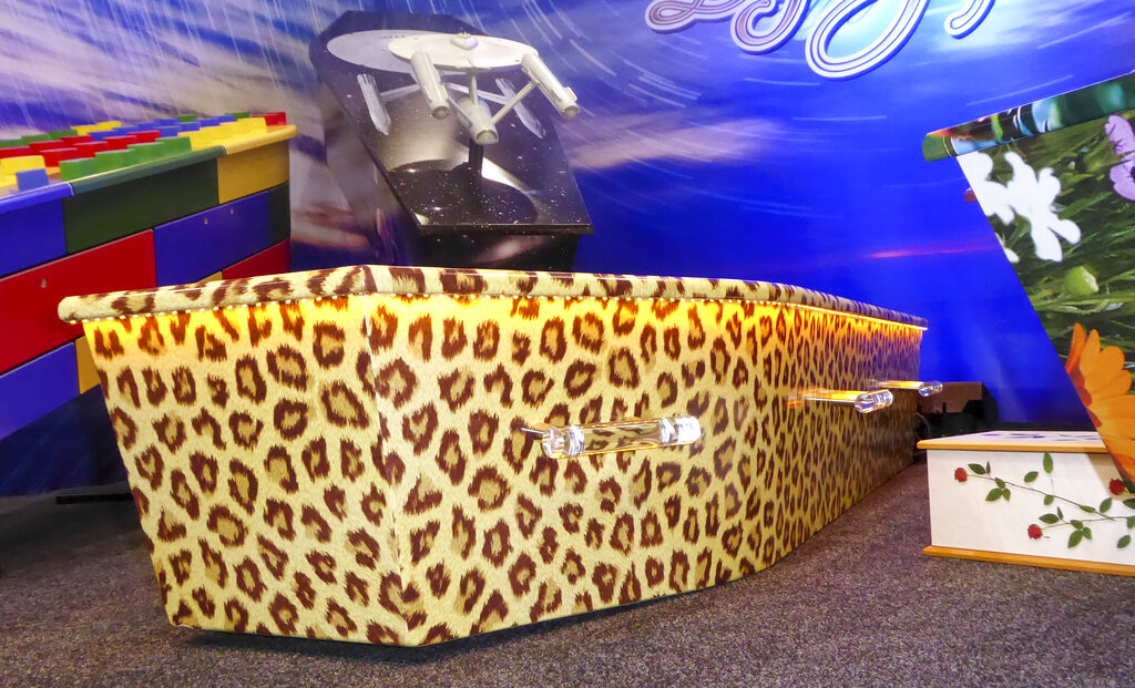 Take a look: Colorful coffins brighten the mood at New Zealand funerals |  SiouxlandProud |  Sioux City, IA