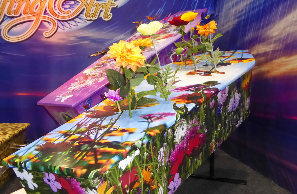 Take a look: Colorful coffins brighten the mood at New Zealand funerals |  SiouxlandProud |  Sioux City, IA