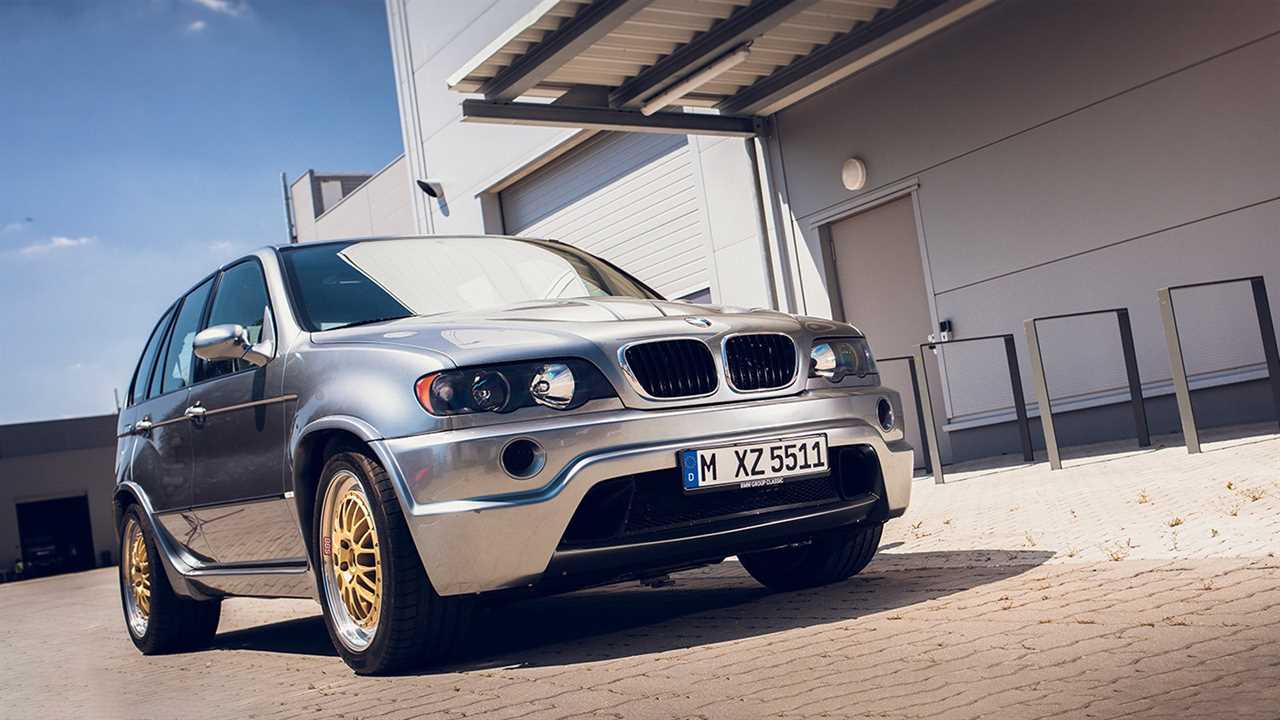 Let's remember when BMW stuffed a McLaren F1 V12 into an X5 for fun