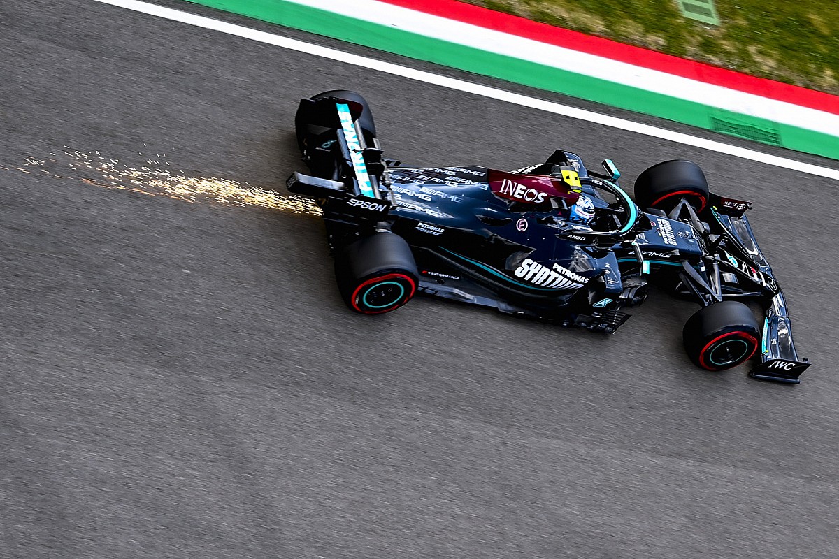 Bottas "couldn't trust the rear end" of the Mercedes F1 in Imola