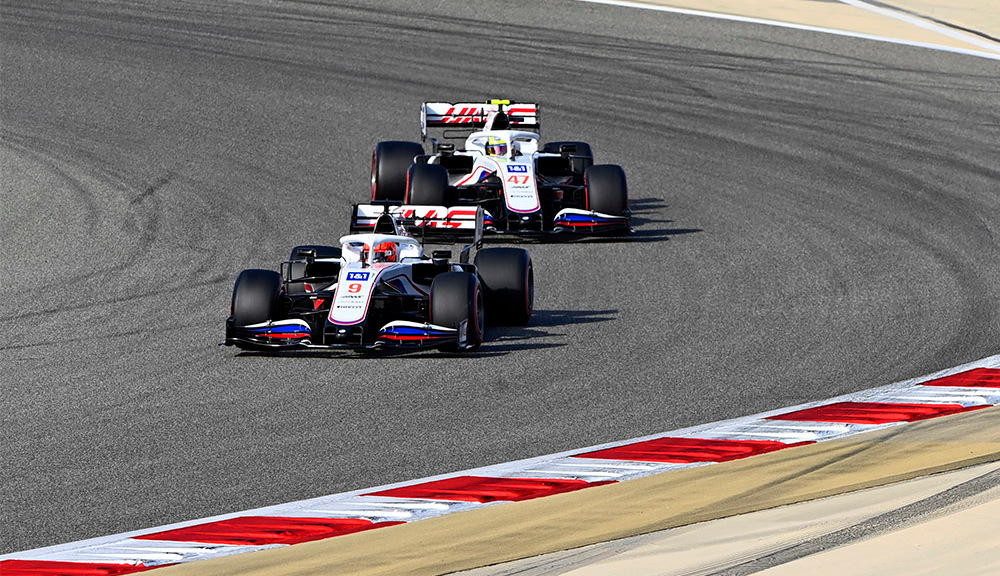 "I'm not trying to micromanage" Haas rookie driver - Steiner