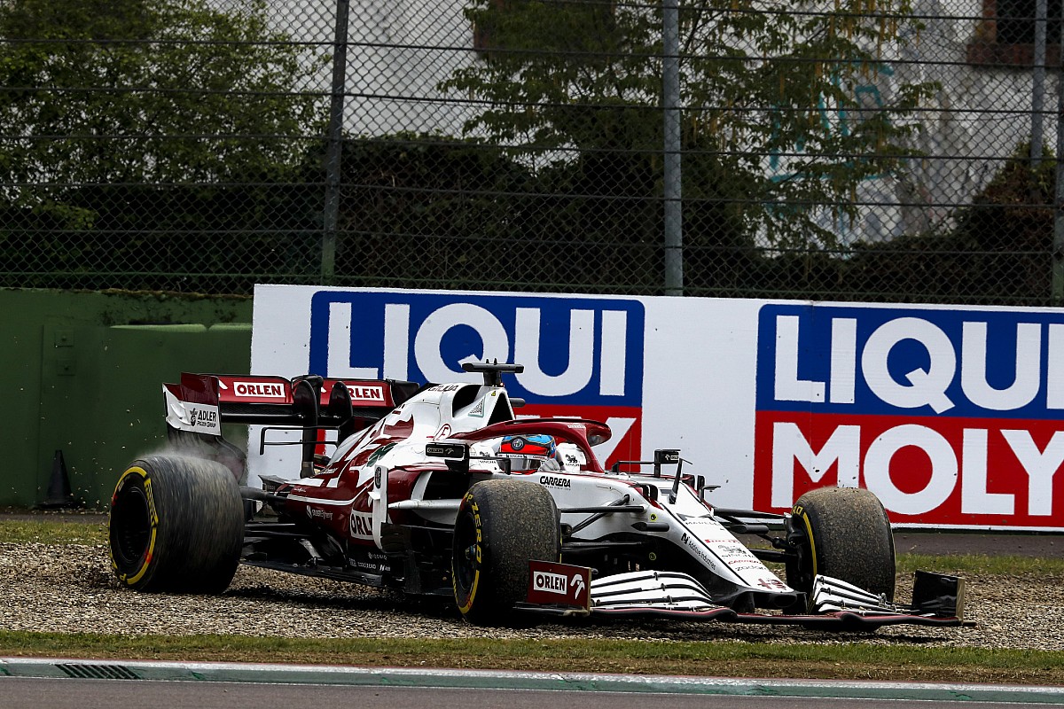 Raikkonen loses points after post-race penalty at F1 Imola race