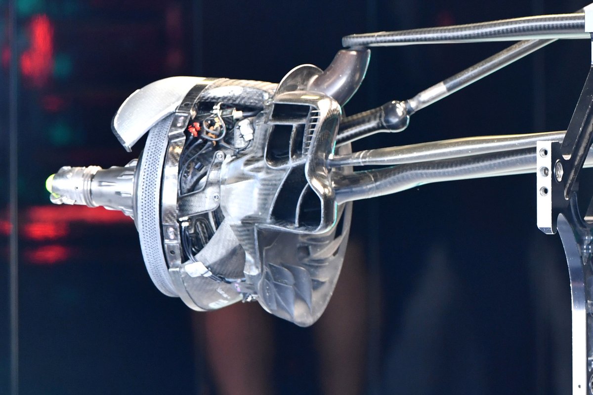 Mercedes W12 front brake duct detail