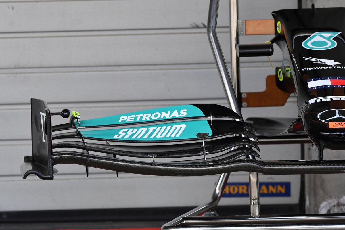 Mercedes W12 front wing detail