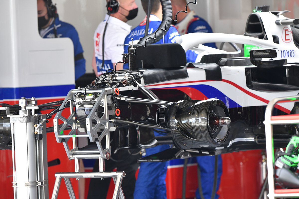 Haas VF-21 front brake duct detail