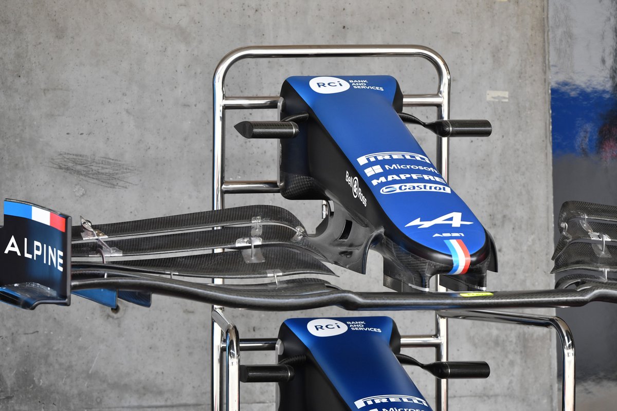 Alpine A521 old front wing and cape detail