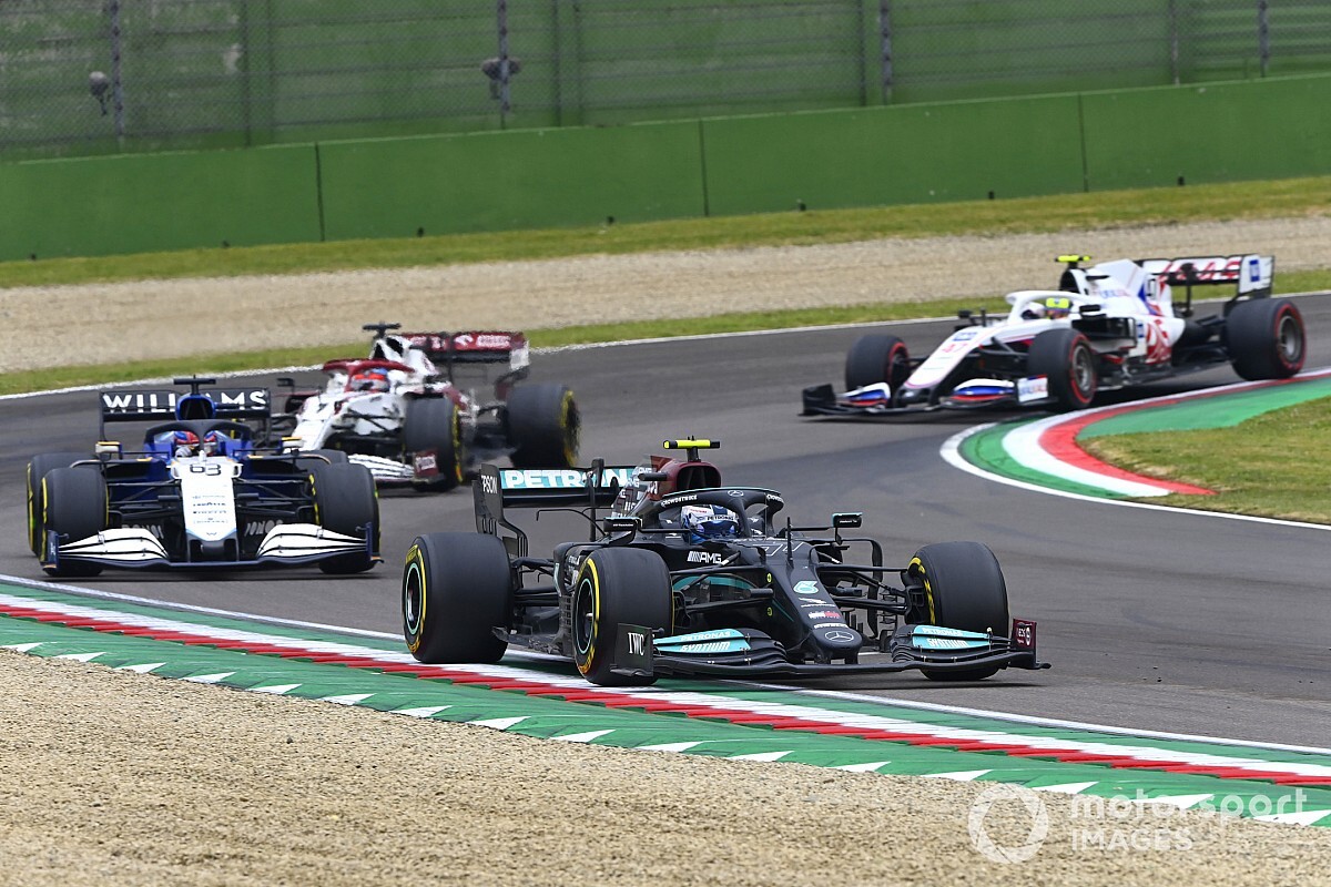 Russell: No rules of engagement in fighting Mercedes drivers