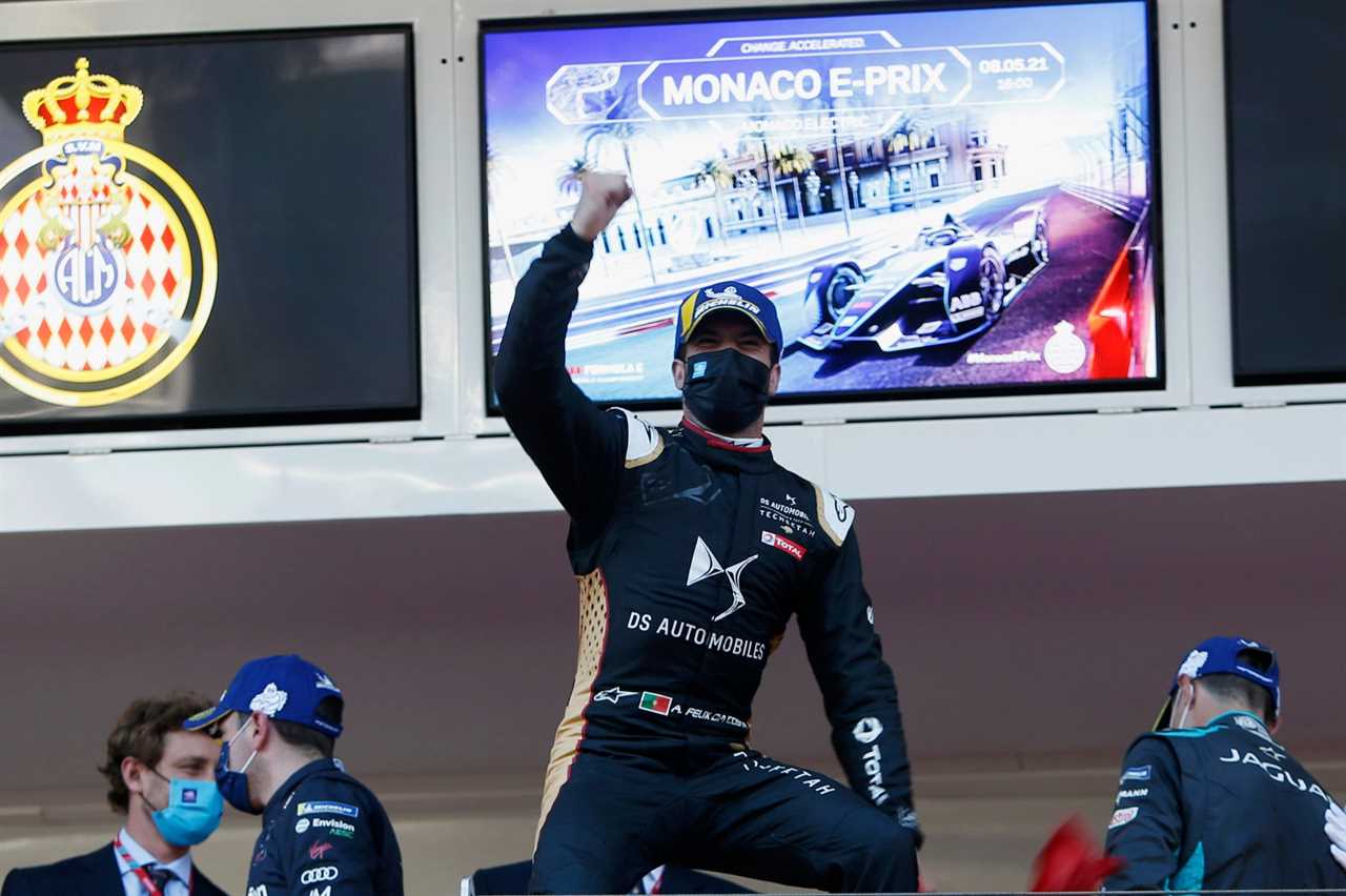 Lewis Hamilton’s Mercedes team raised £ 325 million for the Formula 1 title last season