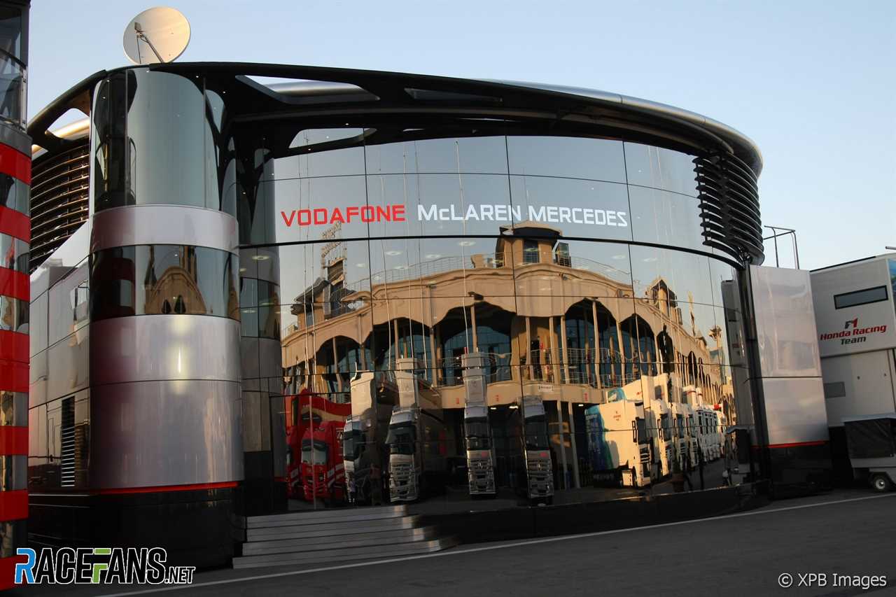 McLaren Brand Center, Istanbul, 2007