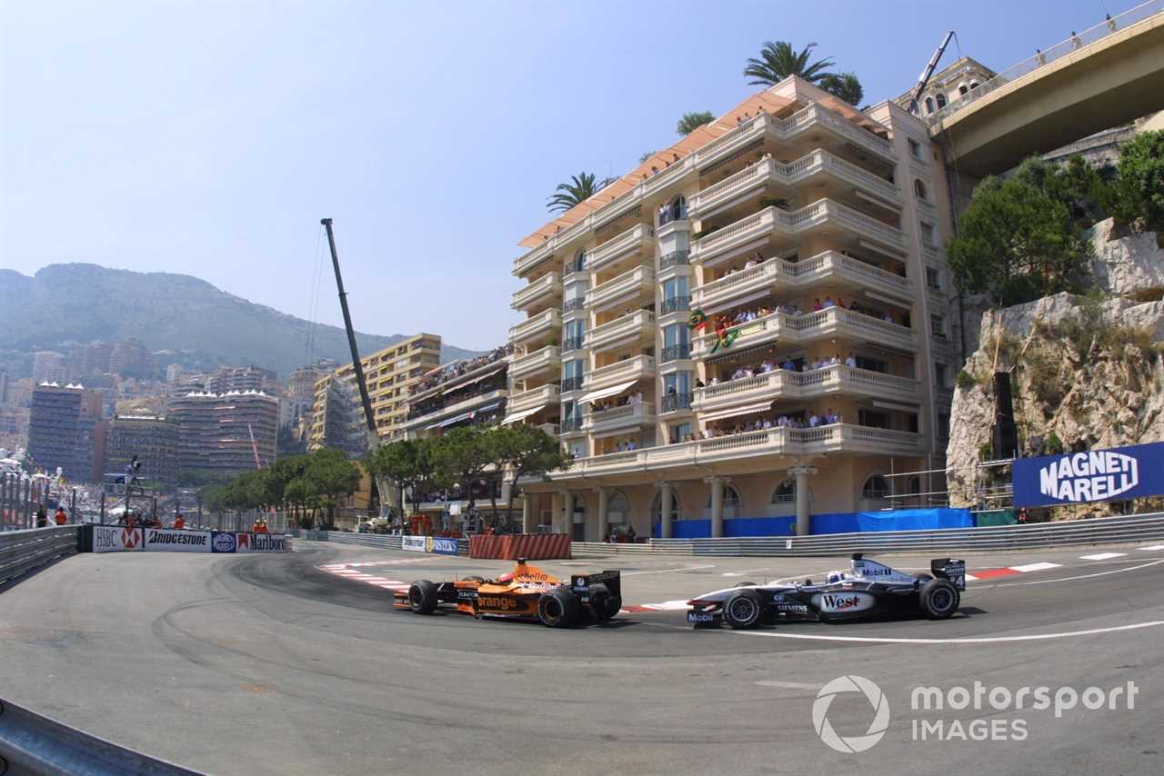 Enrique Bernoldi (Arrows A22 Asiatech) followed by David Coulthard (McLaren MP4/16 Mercedes), 2001 Monaco GP