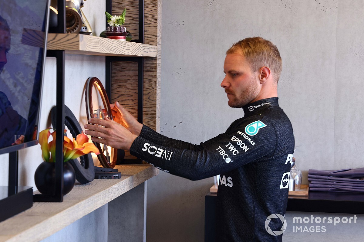 Mercedes F1 driver Bottas uses "negative" desktop image as motivation