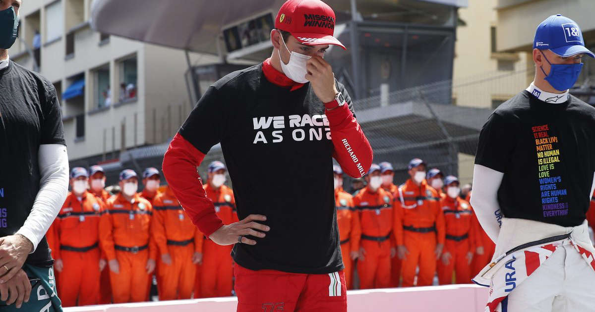 Vettel gives Schumacher "a lot" of advice in the rookie F1 season