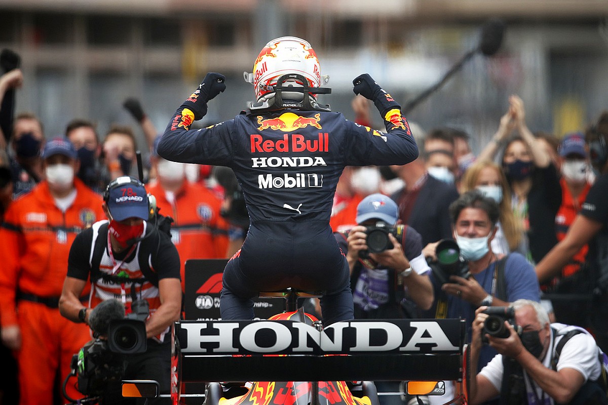 Verstappen wins when Hamilton finishes seventh