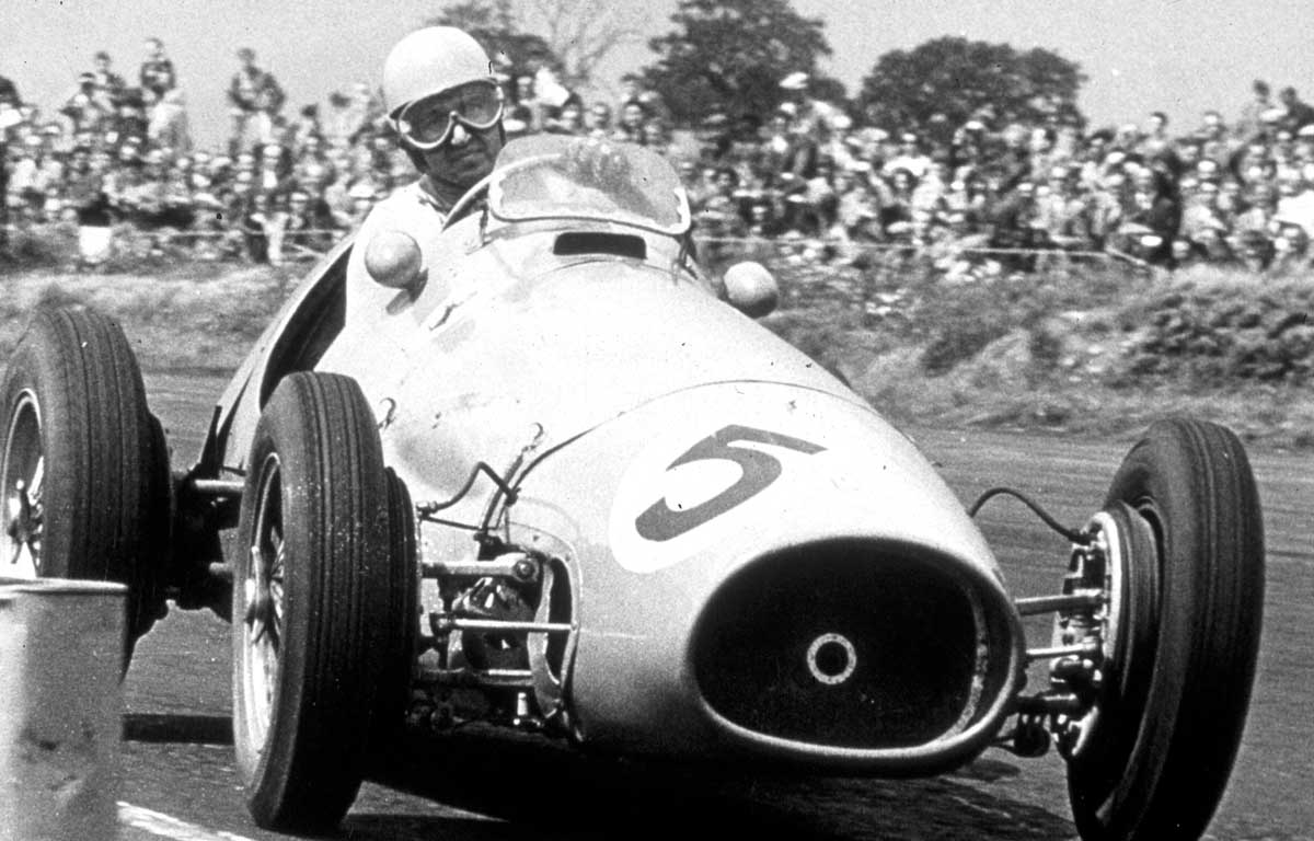 New monument in honor of Alberto Ascari unveiled in Milan