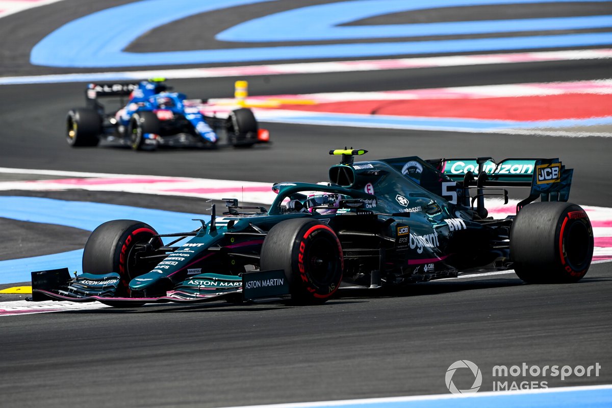 Sebastian Vettel, Aston Martin AMR21, Esteban Ocon, Alpine A521