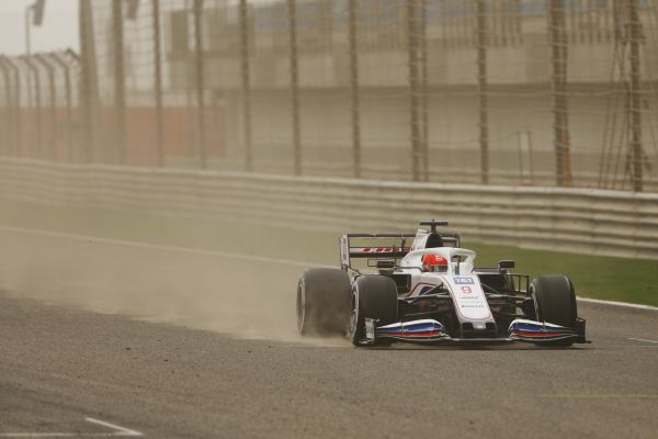 Uralkali Haas F1 Team with both drivers in Bahrain F1 test day 1