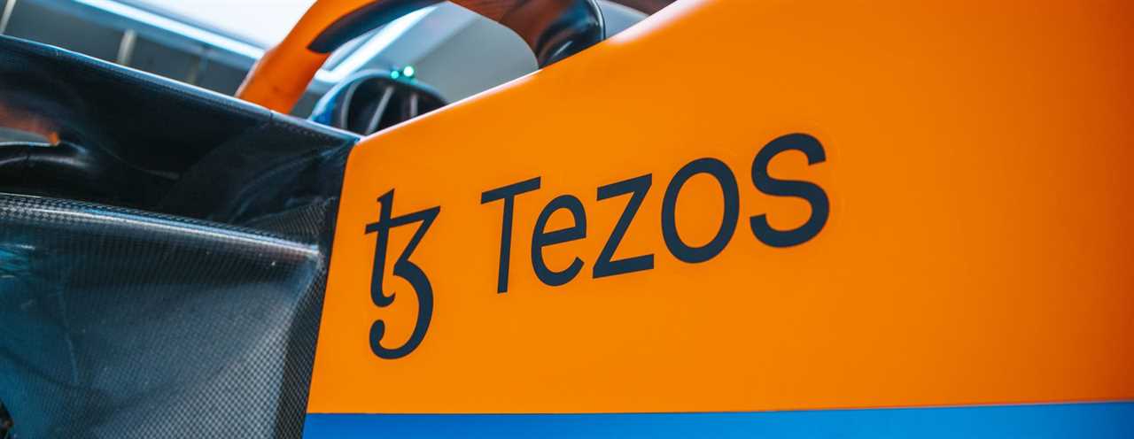 McLaren Racing - Tezos