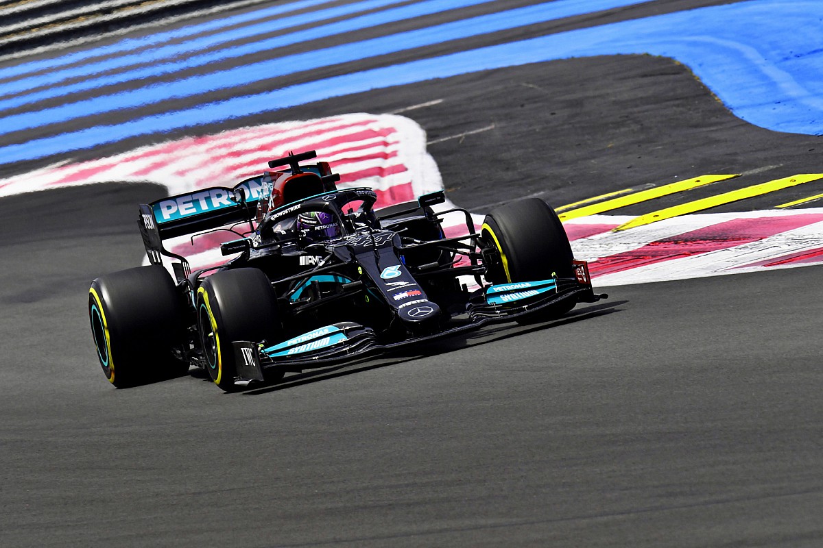 Hamilton happy to prove &lsquo;myth&rsquo; about Mercedes chassis swap wrong