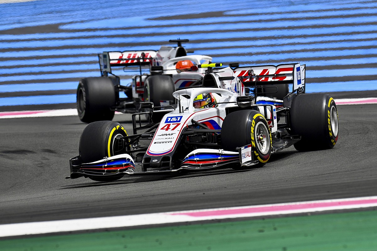 Schumacher may need to "get his elbows out" in Mazepin fights