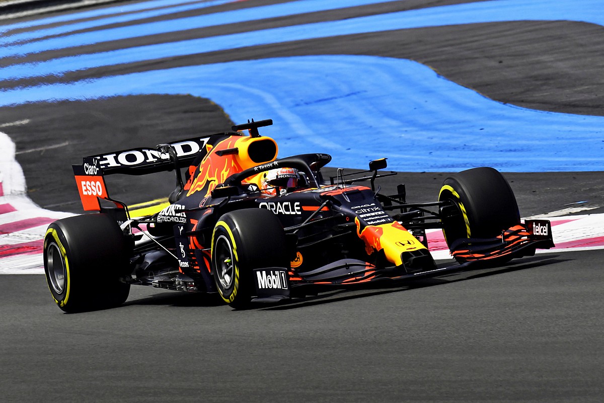 Hamilton: Red Bull has eked ahead in F1 title battle
