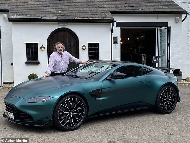 Der F1 Vantage ist ab 142.000 £ erhältlich – und kostet 21.000 £ mehr als der Standard-Vantage