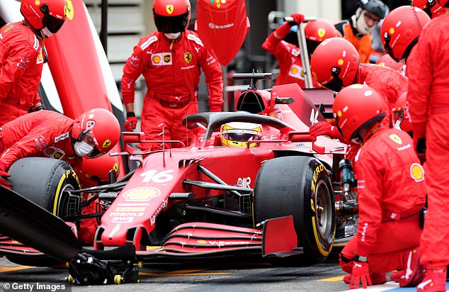Ferrari sah, dass beide Fahrer nach einer Katastrophe die Punkte für das erste Rennen in dieser Saison verpassten
