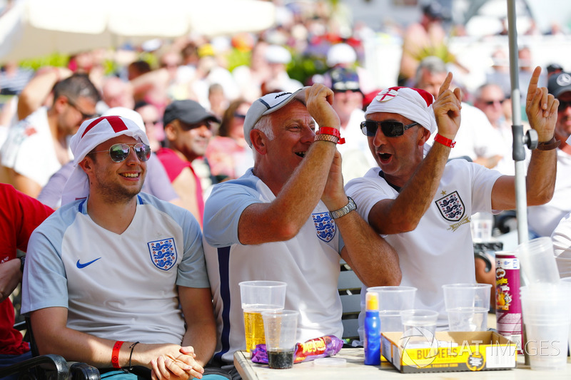 England fans