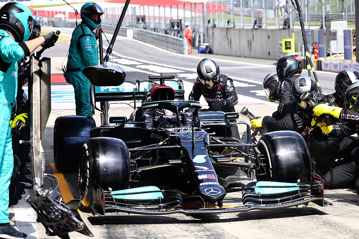 Mercedes still planning F1 car and engine upgrades to boost hopes