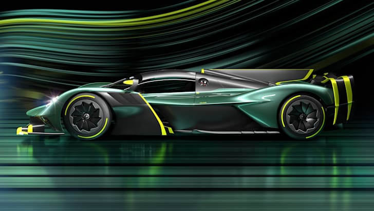 2022 Aston Martin Valkyrie AMR Pro unveiled: special debuts for the production line prior to the delivery of the first road vehicles