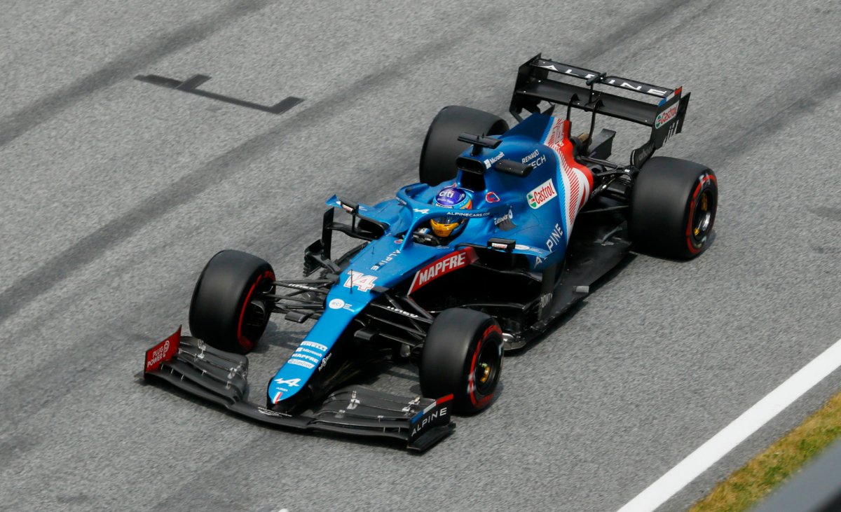 Aston Martin threatens to end the F1 practice session at Silverstone in the middle of the sprint race