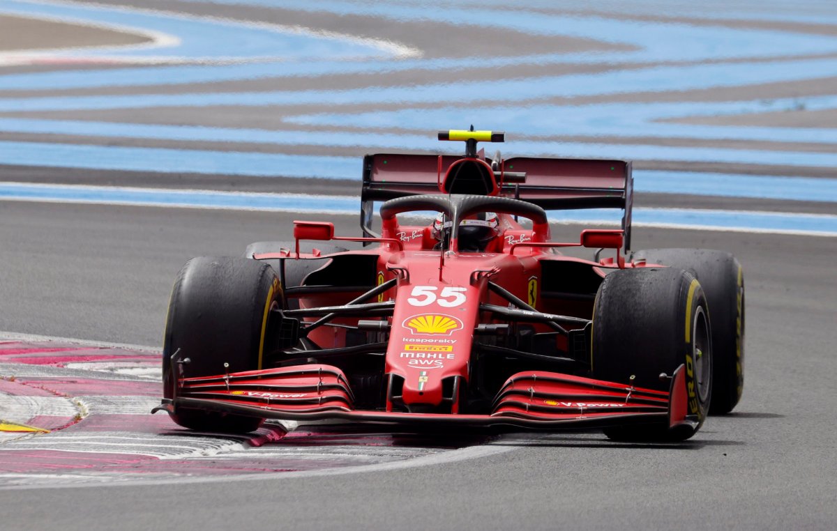 Ferrari senses Pirelli F1 problems in Bahrain: Carlos Sainz