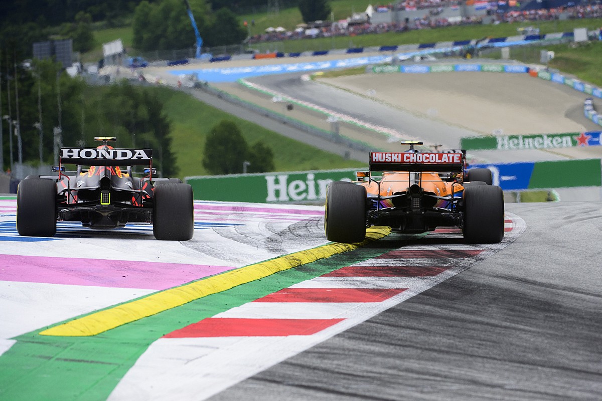 Montoya: &lsquo;Crazy&rsquo; to penalise F1 drivers for defending outside moves