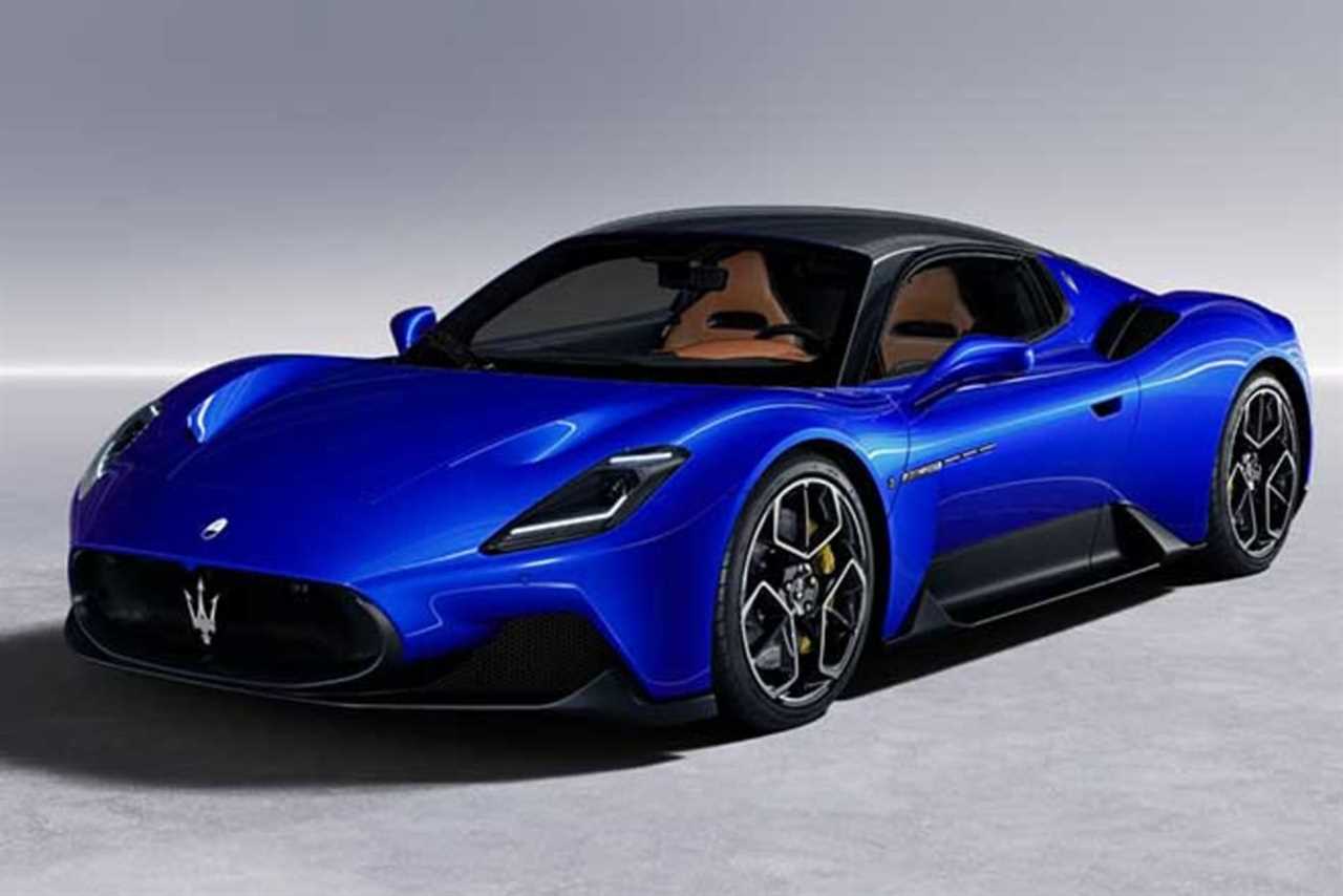 Blue Maserati MC20 with light brown seats.