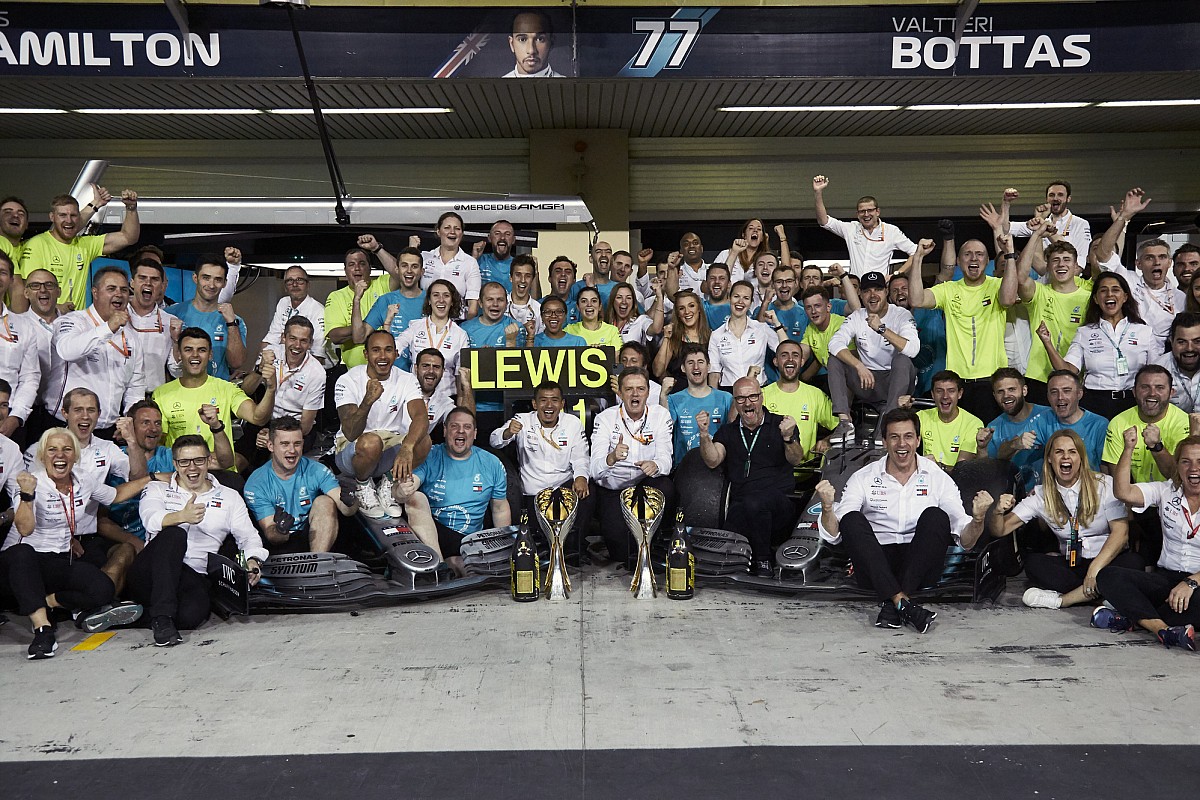 How F1 team photos were Hamilton's wake-up call