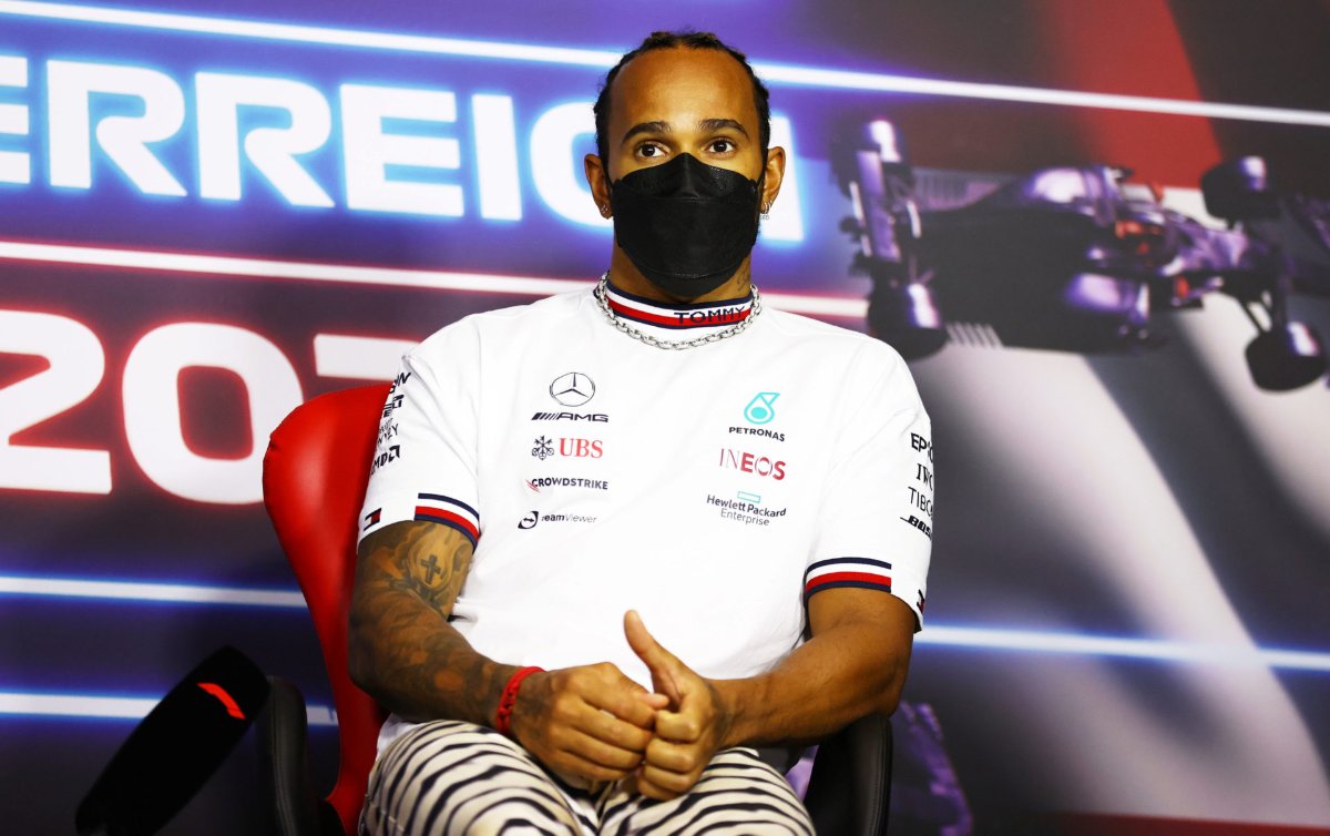 WATCH: Hamilton's beloved pet Roscoe "helps" Mercedes F1 engineer Peter Bonnington