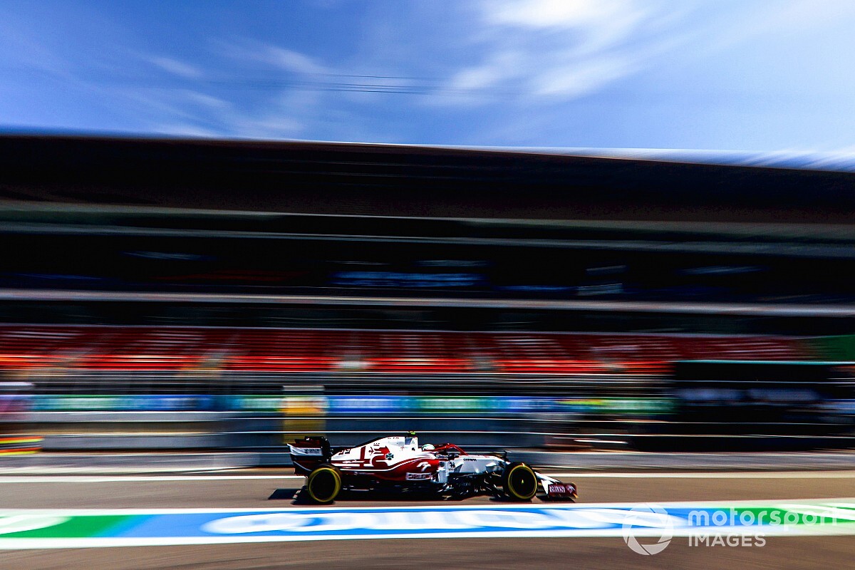 Alfa Romeo explains disastrous Giovinazzi pitstop