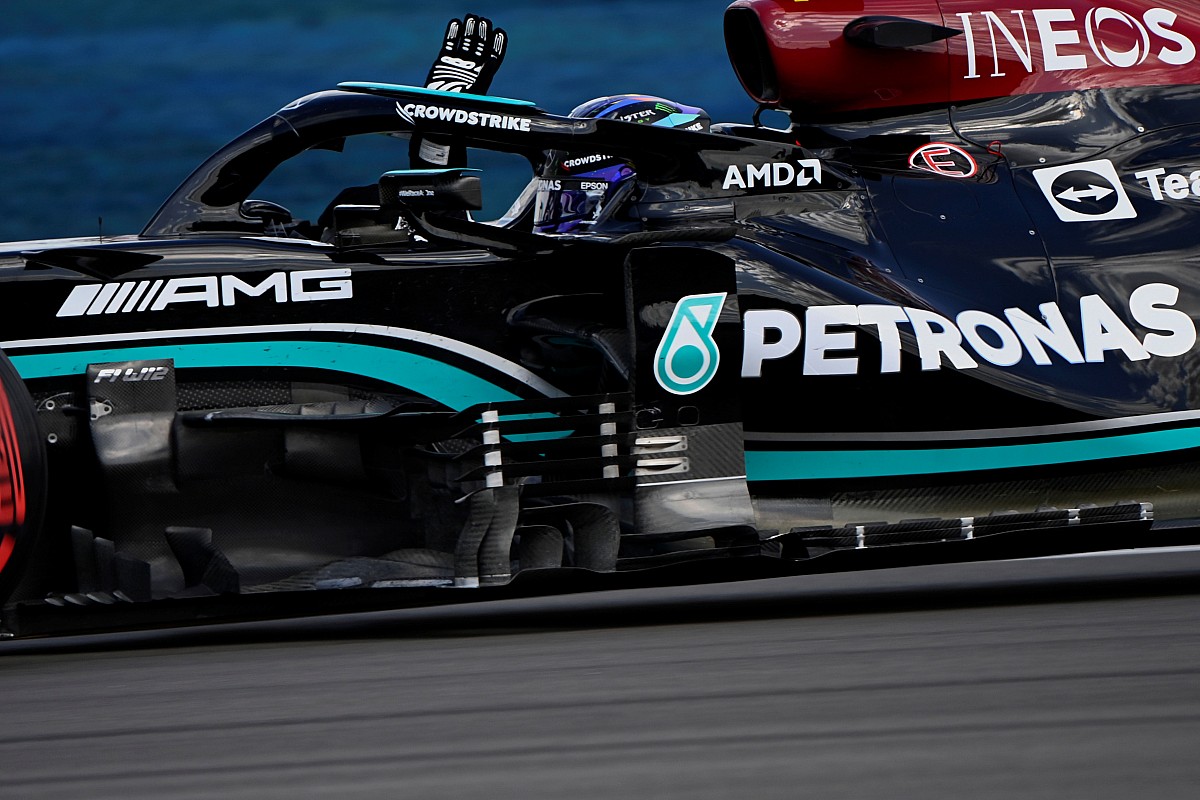Hamilton takes F1 sprint pole