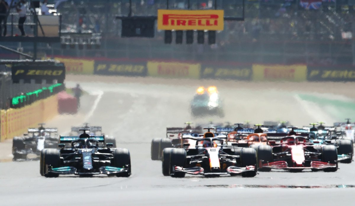 British F1 GP Report: Drama all around as Hamilton wins with Verstappen after crash controversy