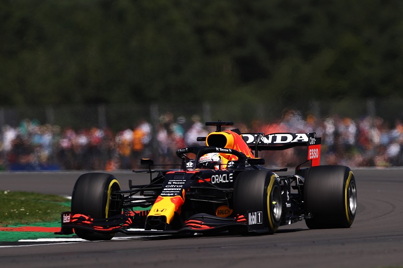 Verstappen sprints to pole victory, Alonso stars in the first sprint qualifying
