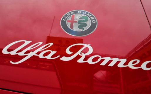 "Sauber will drive Ferrari engines until 2025, Alfa Romeo name uncertain"