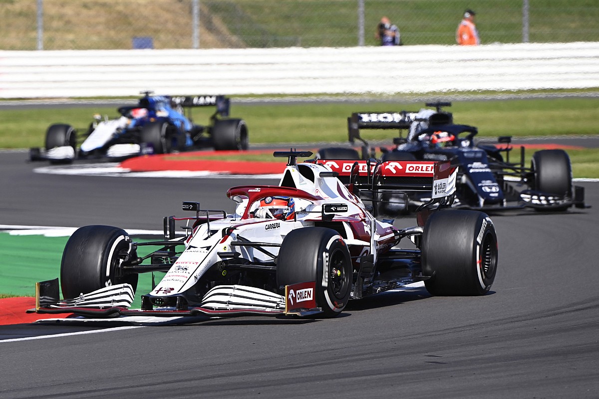 Raikkonen urges Alfa Romeo F1 team to “wake up” over car performance