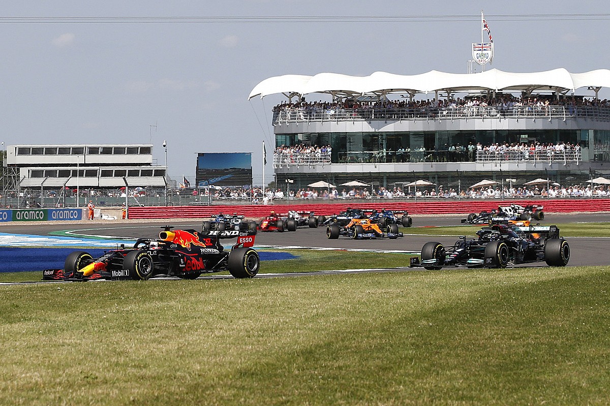 Accident between Hamilton and Verstappen "inevitable"