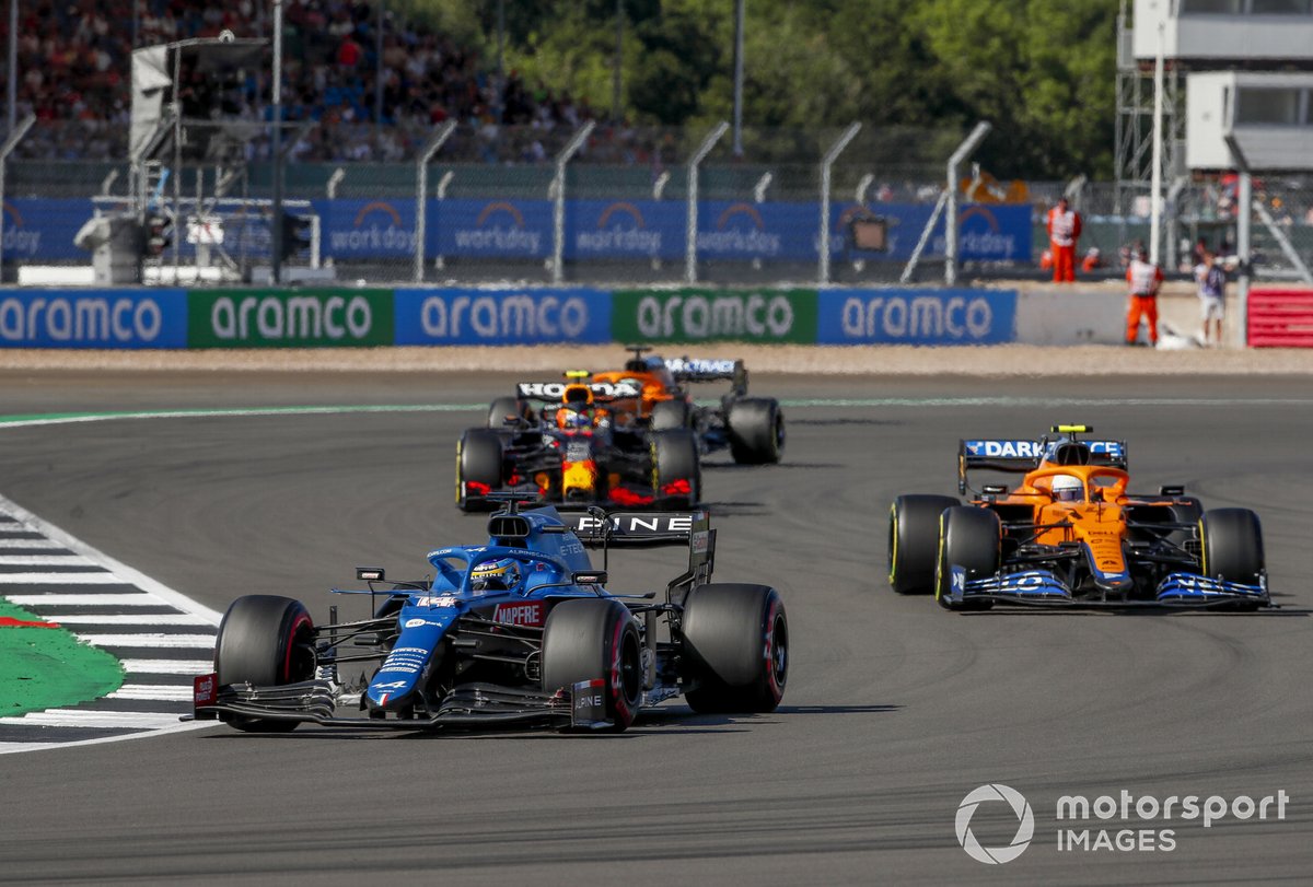 Fernando Alonso, Alpine A521, Lando Norris, McLaren MCL35M, and Sergio Perez, Red Bull Racing RB16B