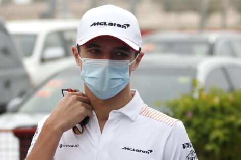 How slow is Daniel Ricciardo compared to McLaren F1 teammate Lando Norris during the qualifying sessions in 2021?