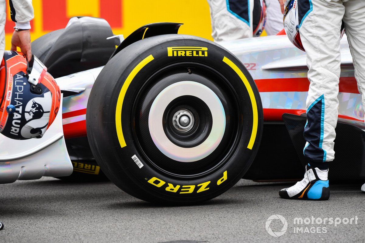 The start event of the Formula 1 car 2022 on the Silverstone starting field.  Front wheel detail