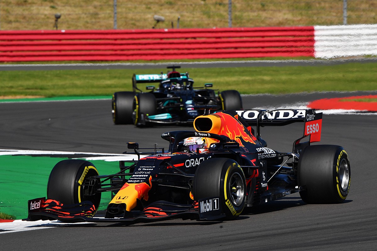 Hamilton admits a better strategy for beating Verstappen